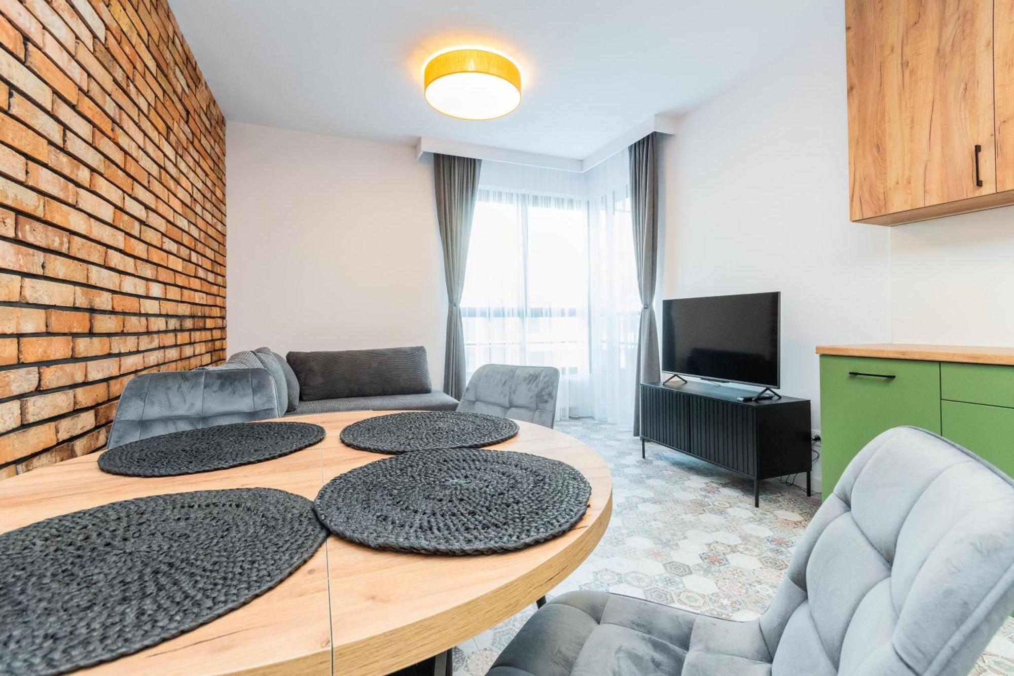 Grand Apartments - Doki Living & Foodhall Gdańsk Eksteriør bilde