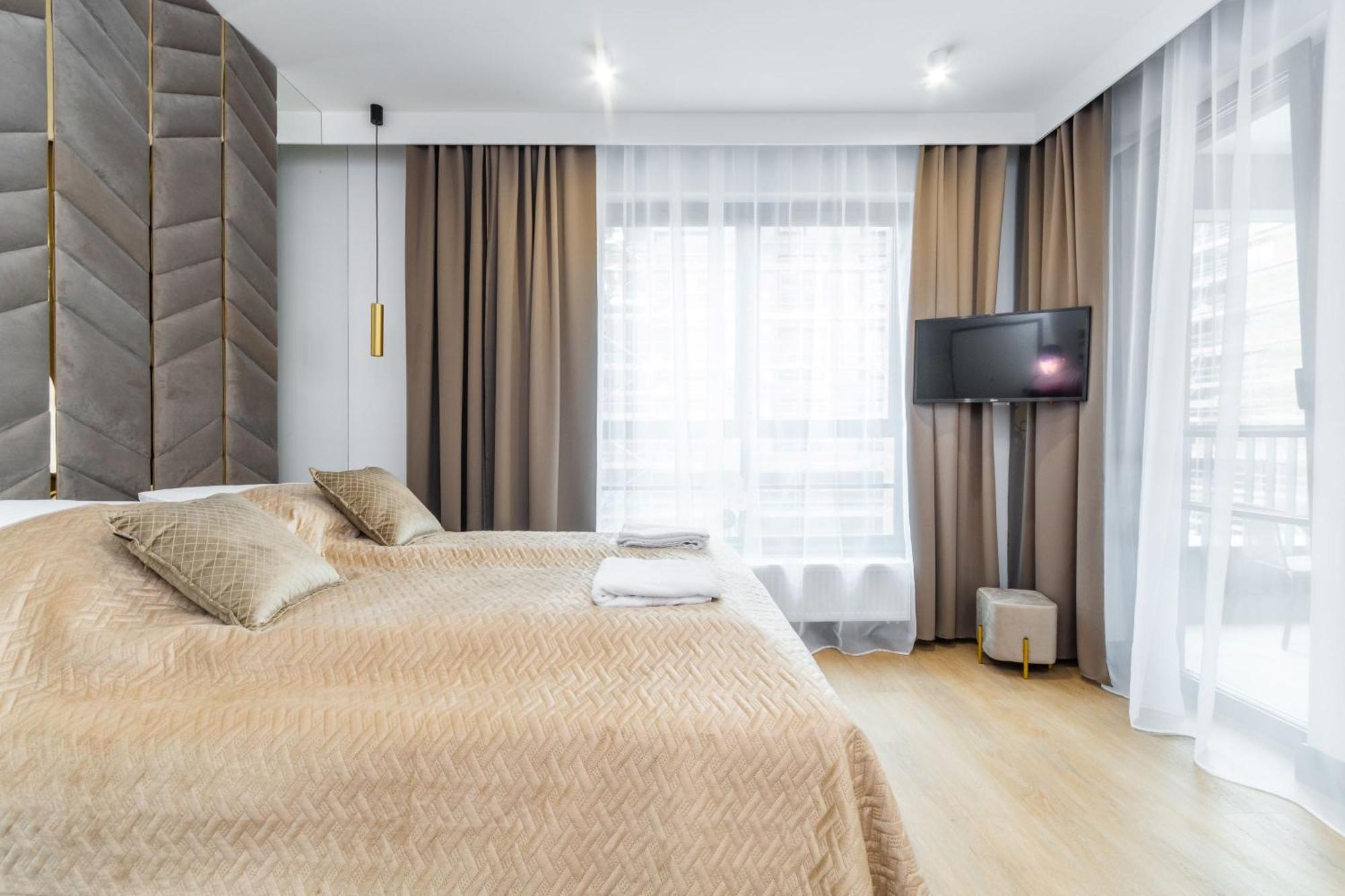 Grand Apartments - Doki Living & Foodhall Gdańsk Eksteriør bilde